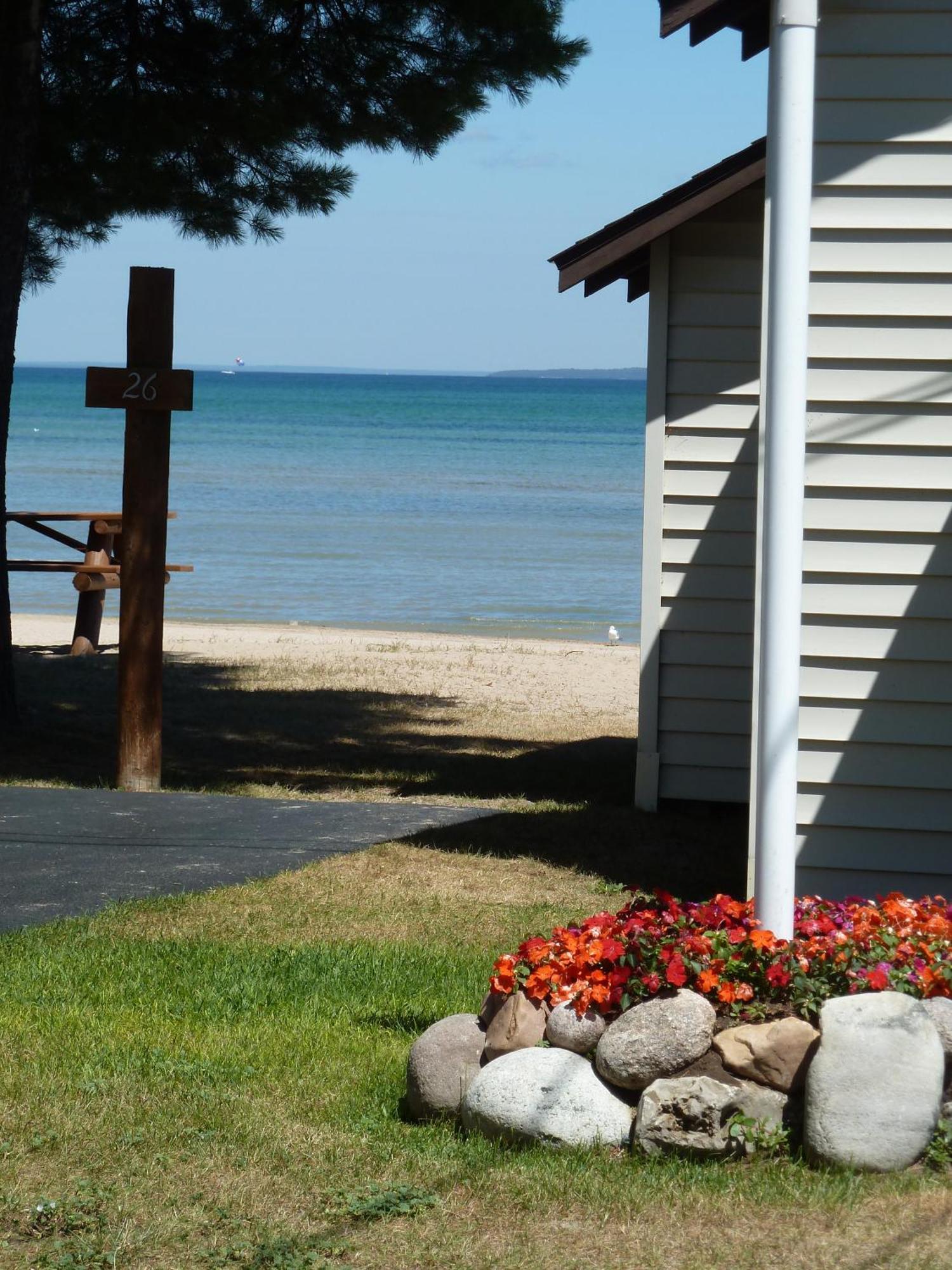 House Lakeside Mackinaw City